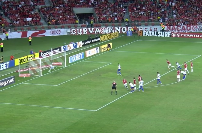 Marcelo Lomba defendeu um pênalti nos acréscimos (Foto: Reprodução/ SporTV/ Premiere)