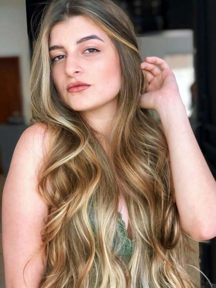 A jovem Luana Farias de Oliveira, 20, foi morta após ser atingida acidentalmente por uma garrafa. (Foto: Arquivo Pessoal)