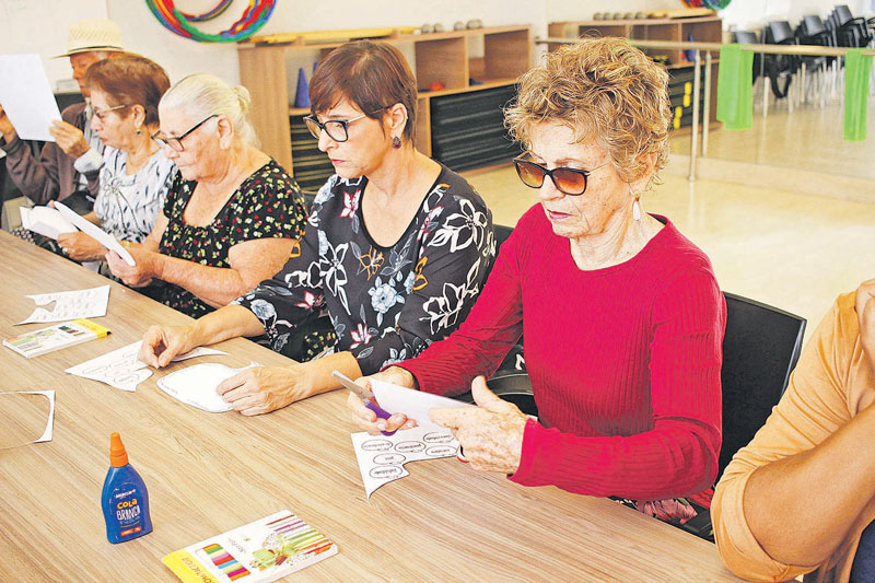 A arteterapia incentiva as relações e reduz o sentimento de solidão (Foto: Divulgação/Medsênior)