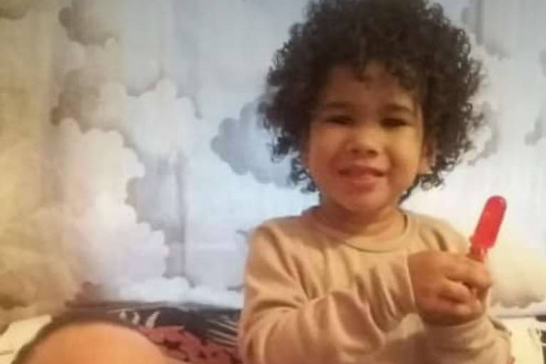 Há a suspeita de que os pais de Micaelly Luiza de Souza Santos terem a espancado até a morte, após série de maus-tratos. (Foto: Reprodução/Facebook)