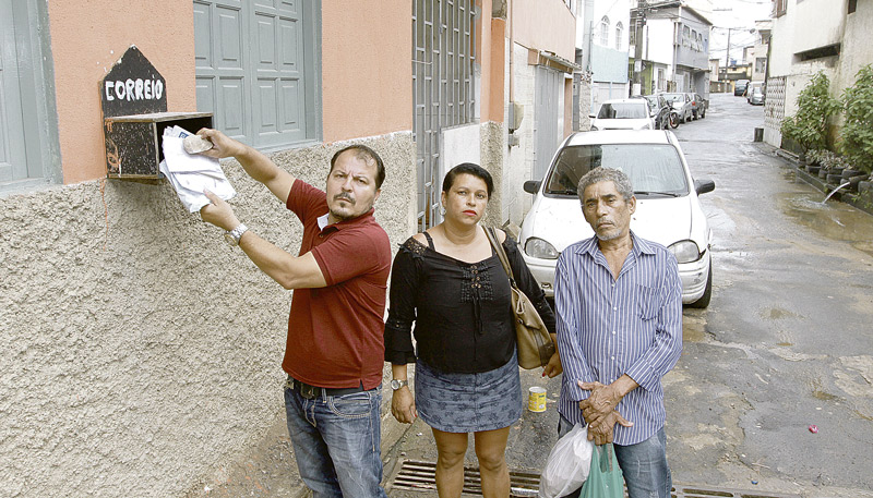 No Bairro da Penha, em Vitória, moradores reclamam da dificuldade para receber suas correspondências (Foto: Leone Iglesias / AT)