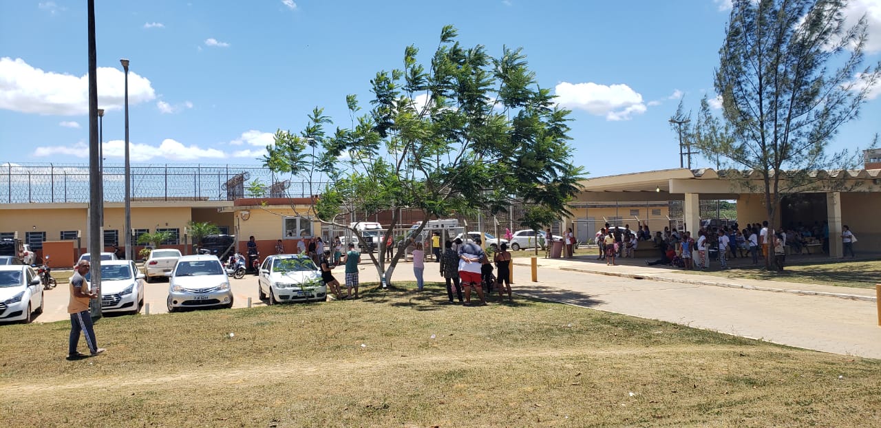 Princípio de rebelião impede visita no Xuri (Foto: Suzy Faria)