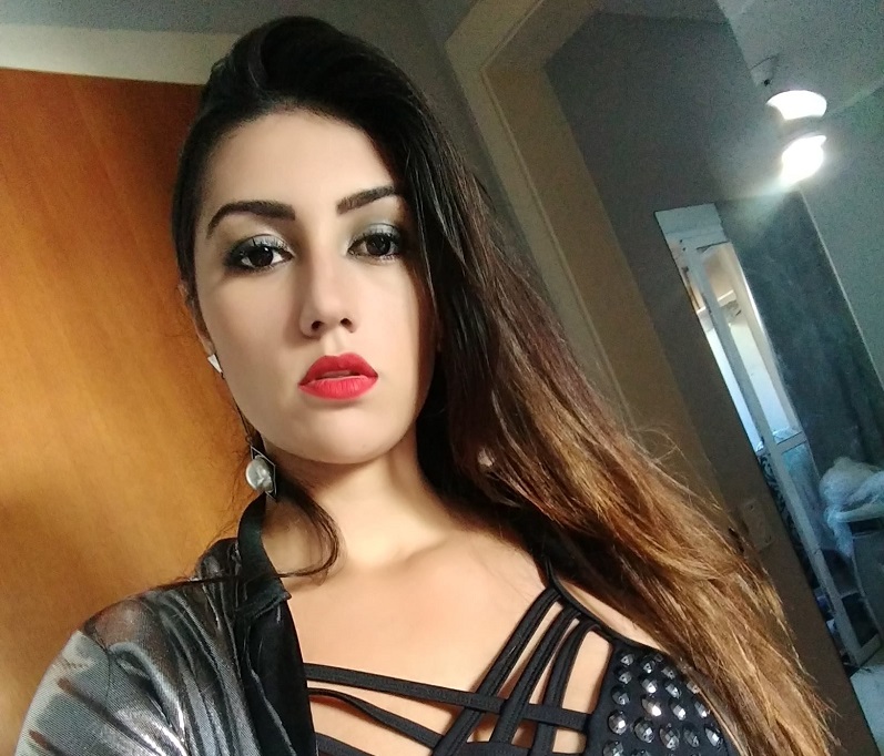 Renata Ribeiro, de 30 anos, desapareceu a caminho de um show em Minas Gerais (Foto: Reprodução/Facebook)