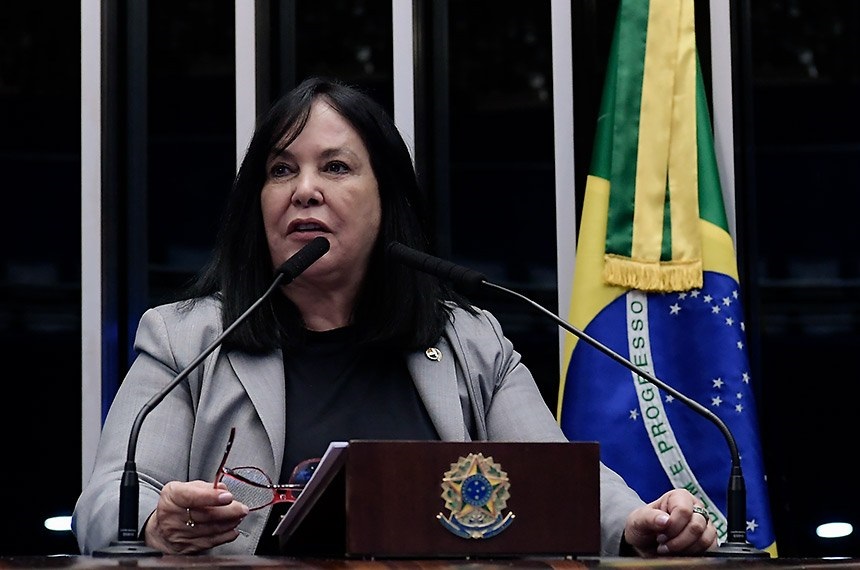 A senadora Rose de Freitas (Podemos-ES) anunciou em Plenário nesta terça-feira (12) que vai se licenciar do cargo pelo período de quatro meses para tratamento médico. (Foto: Waldemir Barreto/Agência Senado )