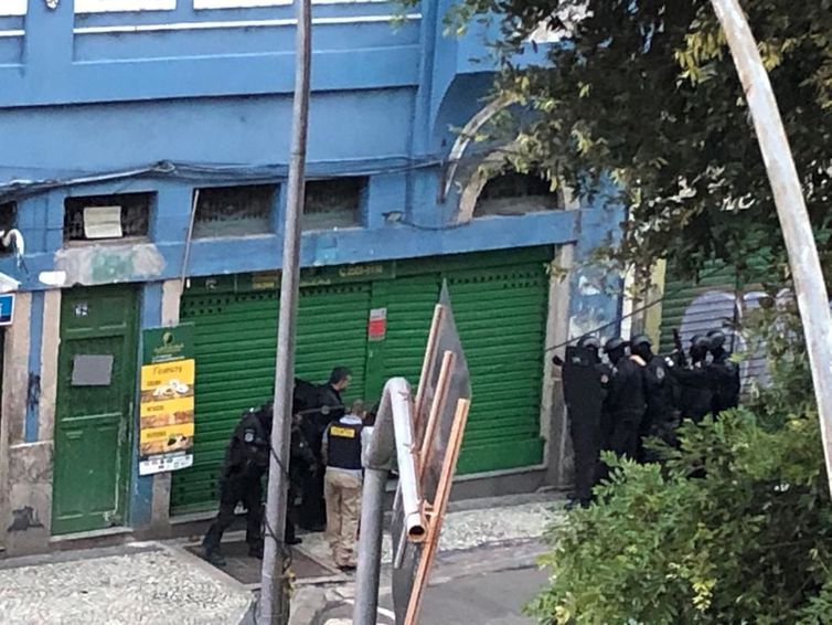 Sequestro teve início por volta das 15h. (Foto: Tania Rego/Agência Brasil)