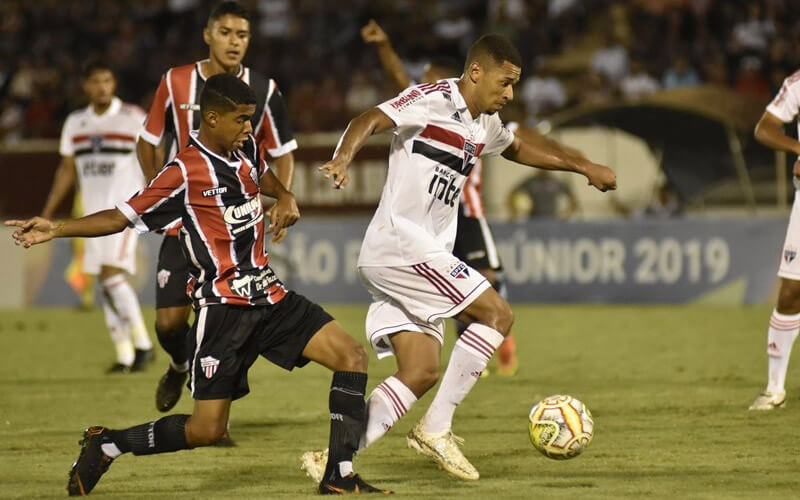 Serra enfrentou o campeão São Paulo na edição de 2019 da Copa SP (Foto: Divulgação/SPFC)
