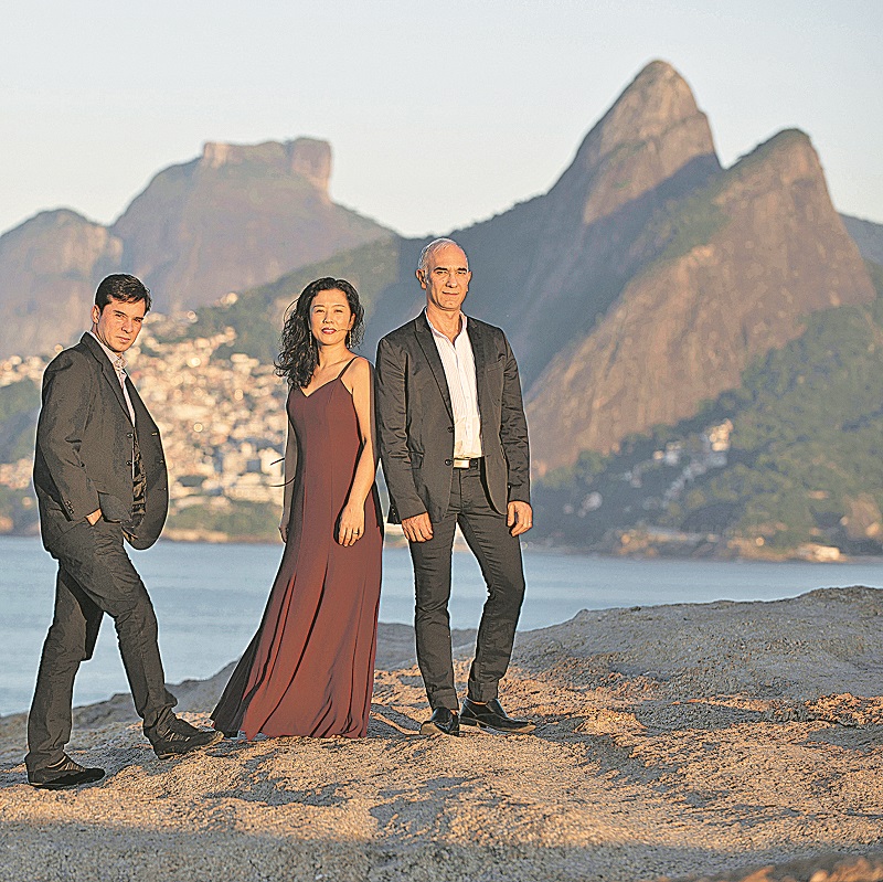 T’rio, com Cristiano Alves, Yuka Shimizu e Fernando Thebaldi, se apresenta no domingo (17). (Foto: Divulgação)