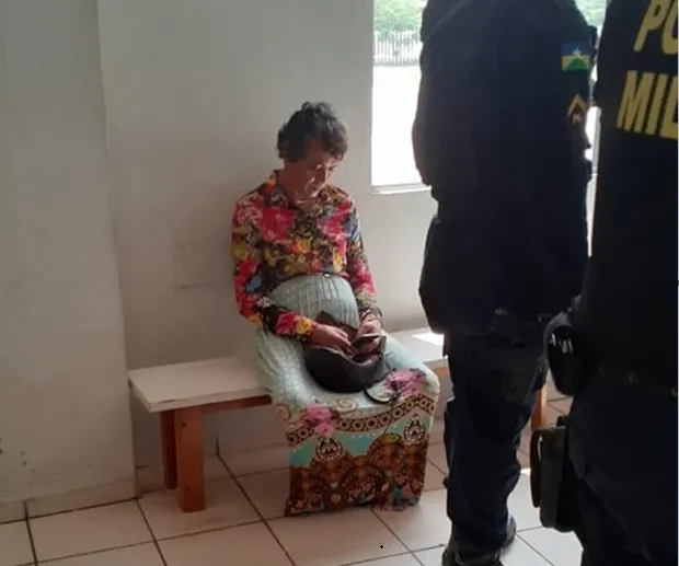 Imagem ilustrativa da imagem Mecânico é preso vestido de mulher após fazer prova no lugar da mãe