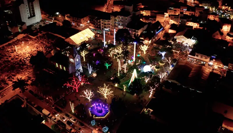 Imagem ilustrativa da imagem "Brilho de Natal" encanta turistas em Domingos Martins