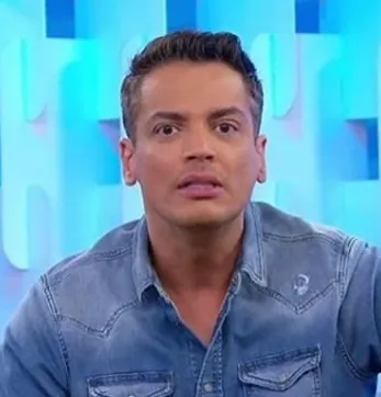 Imagem ilustrativa da imagem Após vídeo íntimo vazar, Léo Dias revela que pensou em tirar a própria vida