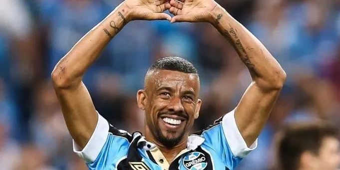 Imagem ilustrativa da imagem Léo Moura anuncia que deixará o Grêmio após o fim do Brasileirão