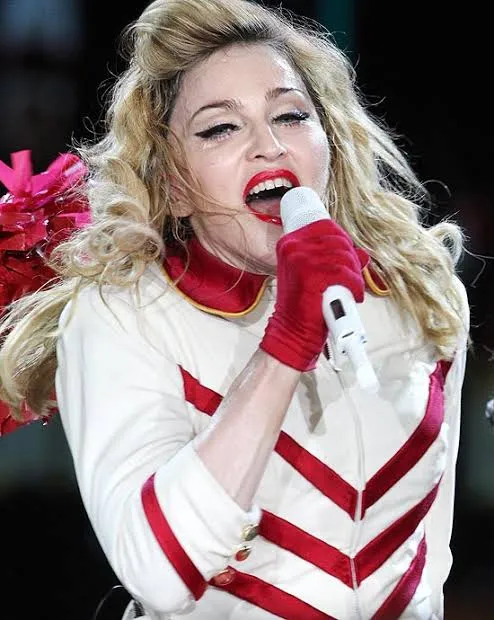 Imagem ilustrativa da imagem Faixa 'God Control' gravada por Madonna, pode virar caso de Justiça nos EUA