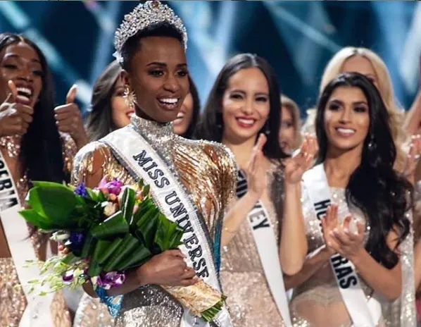 Imagem ilustrativa da imagem Candidata da África do Sul vence Miss Universo e leva 3ª coroa para seu país