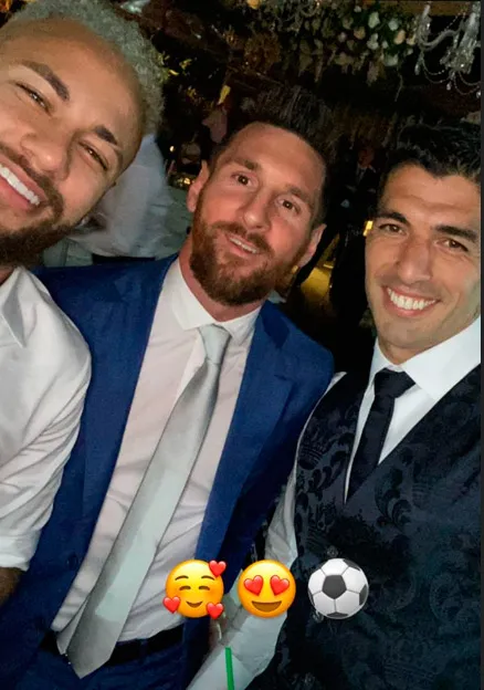 Imagem ilustrativa da imagem Com festa luxuosa e presença de amigos, Suárez renova votos de casamento