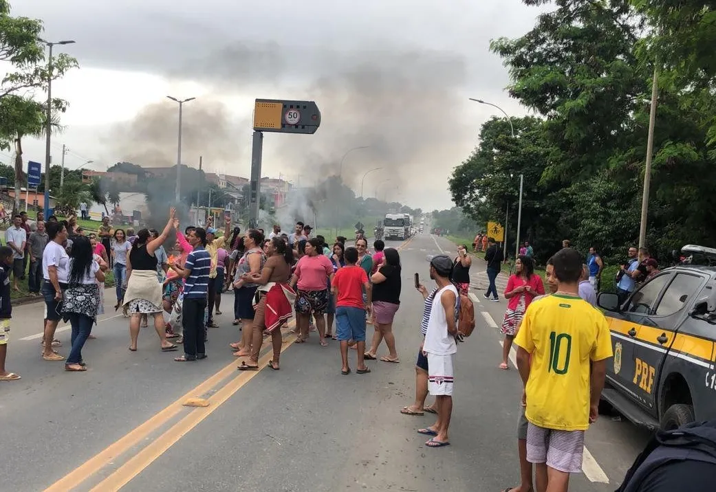 Imagem ilustrativa da imagem Manifestação interdita BR-101 na Serra