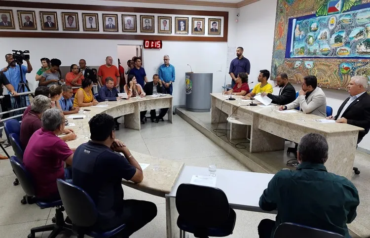 Imagem ilustrativa da imagem Servidores da Prefeitura e da Câmara de Guarapari vão receber abono natalino