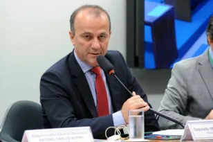 Imagem ilustrativa da imagem Helder Salomão não será candidato a prefeito de Cariacica