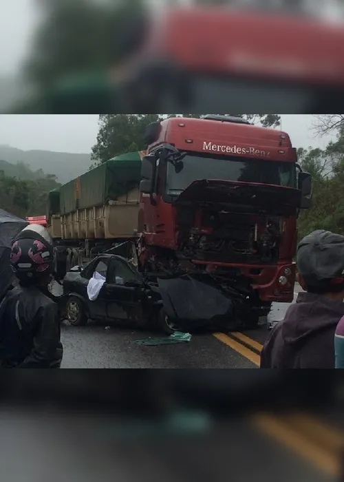 Imagem ilustrativa da imagem Acidente entre caminhão e carro deixa três mortos e dois feridos na BR-262