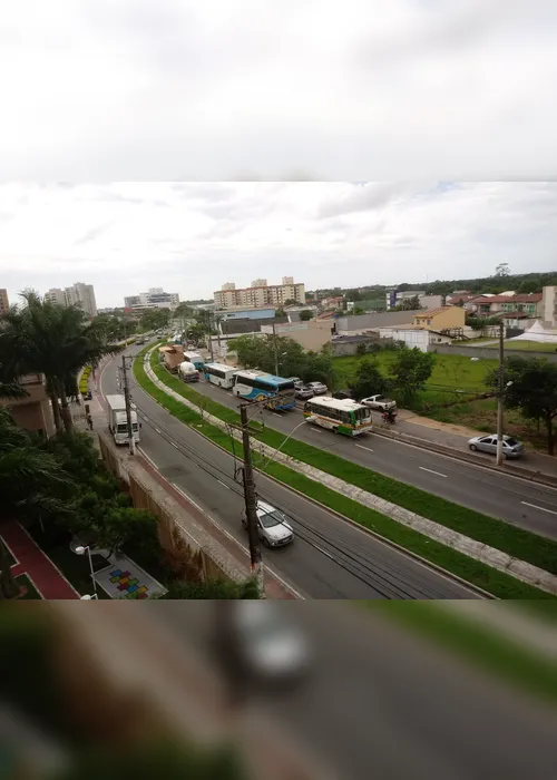 Imagem ilustrativa da imagem Caminhão e ônibus se envolvem em acidente na Serra