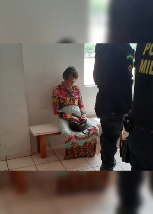 Imagem ilustrativa da imagem Mãe de homem vestido de mulher já havia sido reprovada 3 vezes em prova de direção