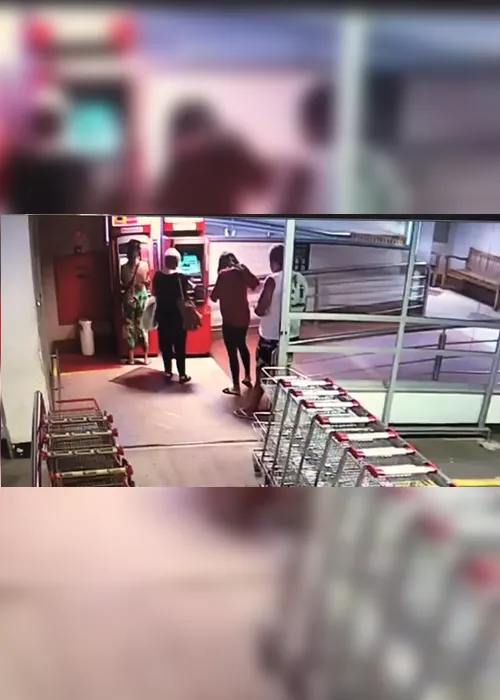 Imagem ilustrativa da imagem Idosa aceita ajuda em caixa eletrônico, cai em golpe e perde R$ 8 mil