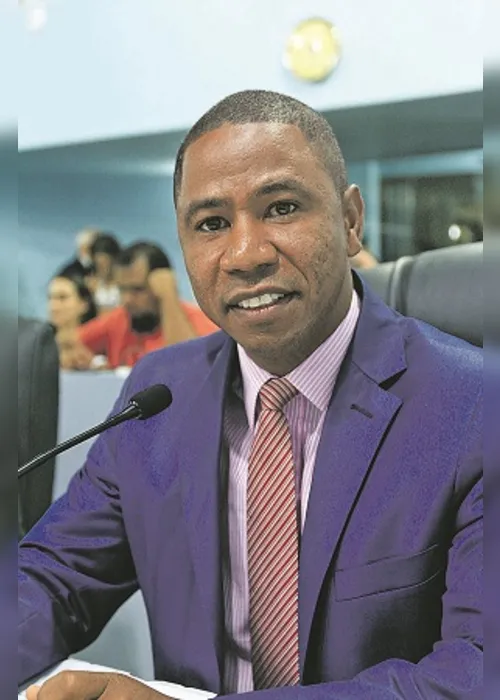 Imagem ilustrativa da imagem Políticos revelam que sofrem racismo e homofobia