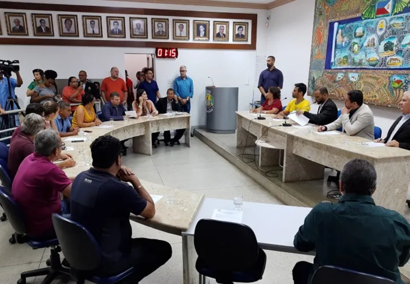 Sessão extraordinária na Câmara Municipal de Guarapari