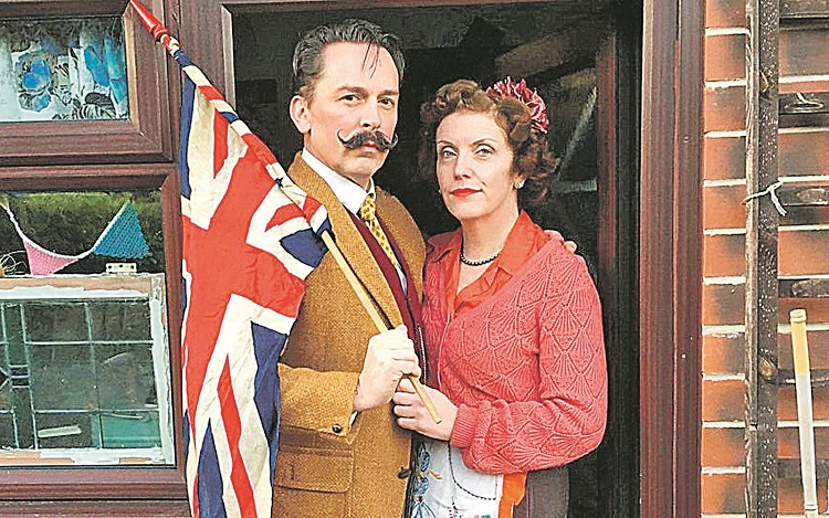 A casa retrô do casal Dean Turner e Lynda Easton tem até sirene para alertar sobre ataques aéreos da guerra (Foto: Divulgação)