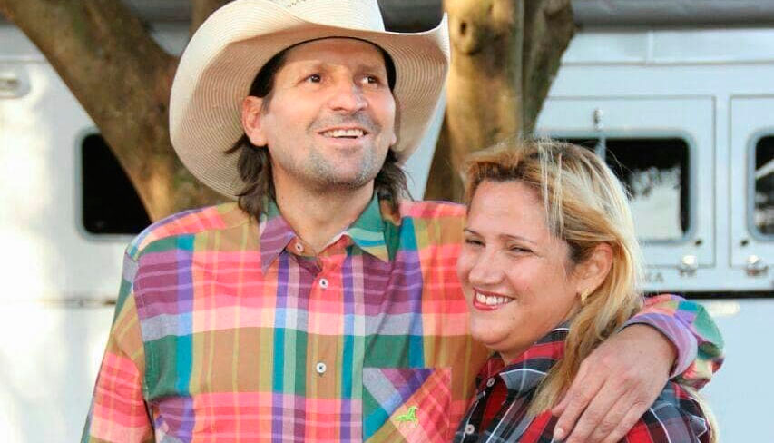 Asa Branca e sua mulher, Sandra dos Santos (Foto: Reprodução / Facebook Oficial)