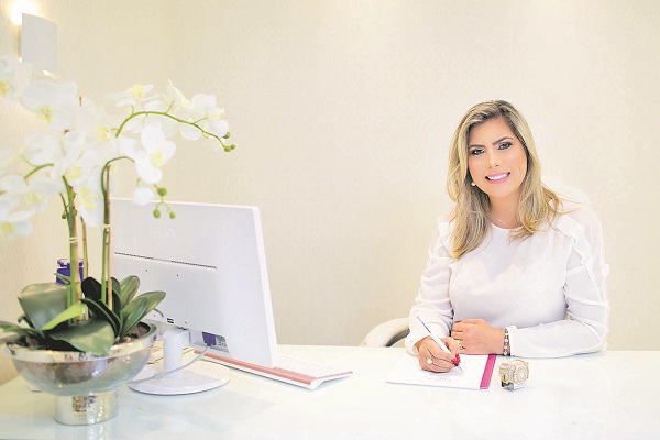 A dermatologista Patrícia Friço explicou que o ideal é a prevenção, e não esperar os danos aparecerem (Foto: Divulgação)