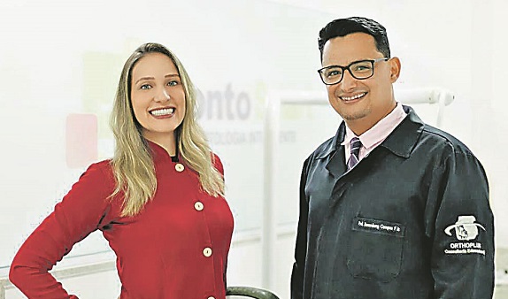 Os dentistas Evelise Torezani e Rosemberg Júnior destacam os benefícios da nova técnica de implante (Foto: Divulgação)