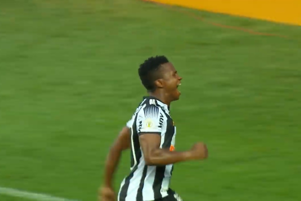 Cazares comemora um gol pelo Galo no Brasileirão (Foto: Reprodução/ SporTV/ Premiere)