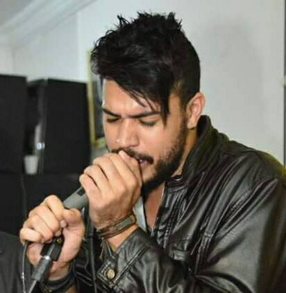 Cantor Igor de Oliveira morreu no acidente (Foto: Reprodução / Facebook)