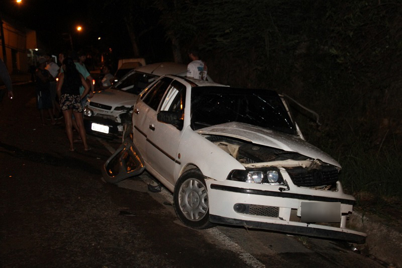 Amigos informaram que a menina estava em um Pálio e retornava de um culto com sua família, quando ocorreu a batida com o Gol (Foto: Beto Barbosa)