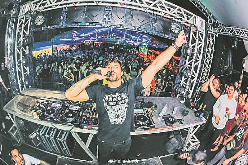 DJ Jesus Luz que toca fora do País, marca presença em Guarapari (Foto: Divulgação)