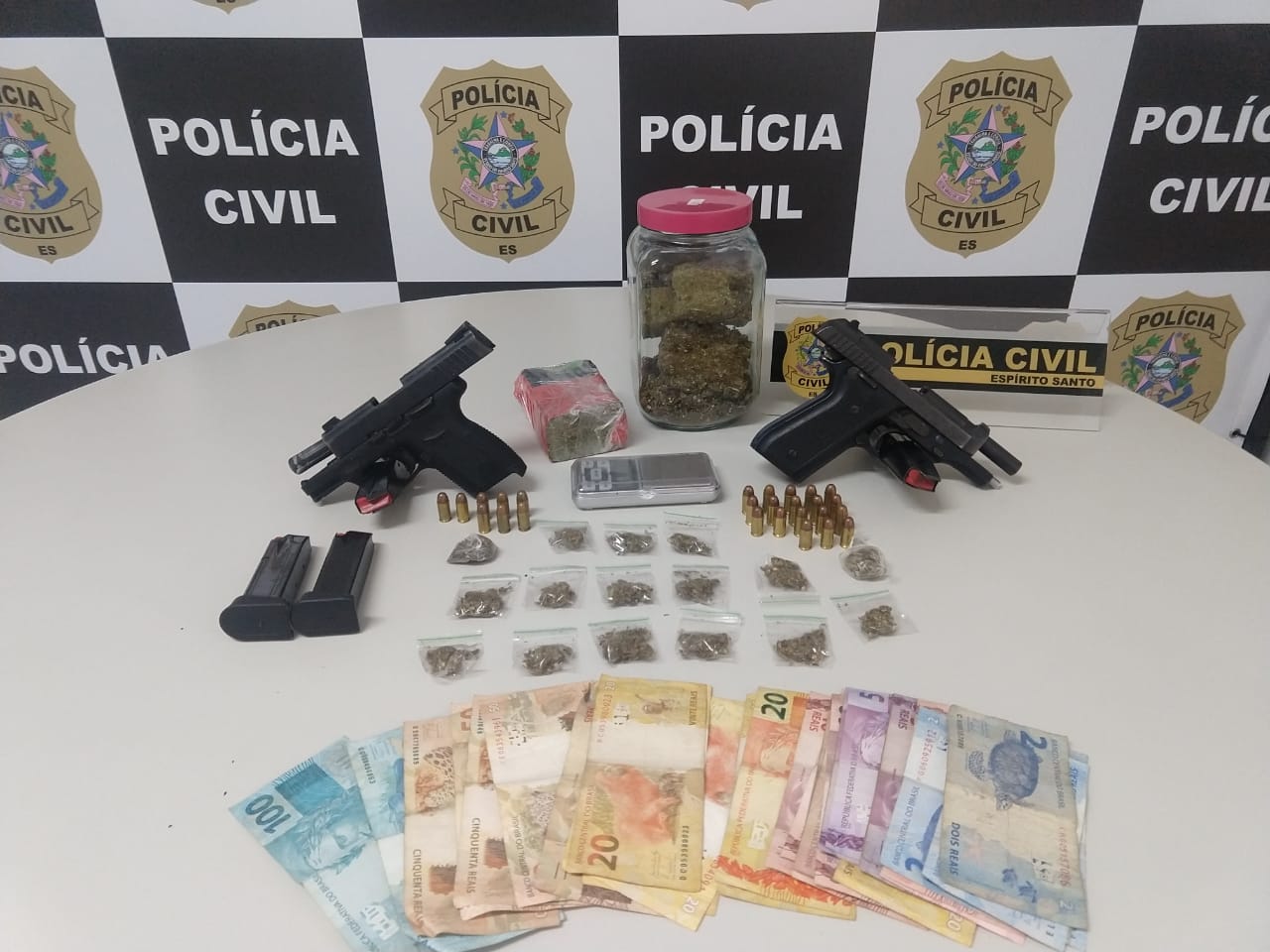 Material apreendido. (Foto: Divulgação / Polícia Civil)