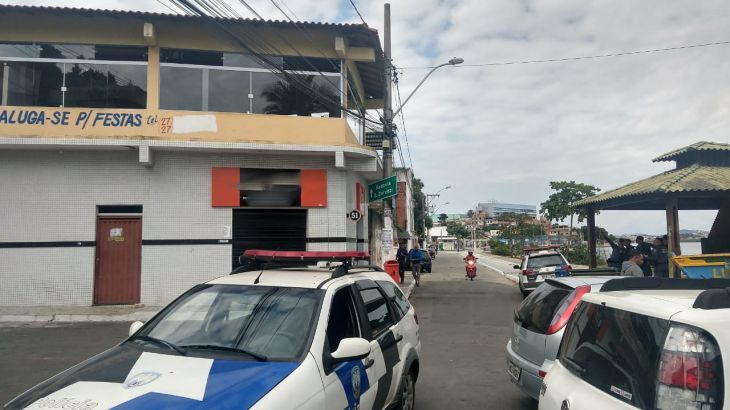 Caso aconteceu na Ilha das Caieiras, em Vitória. (Foto: Beto Morais/AT)