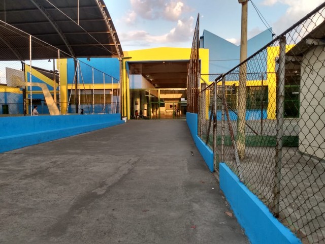 Escolas não poderão receber as cores do partido do governador (Foto: Reprodução / Youtube)