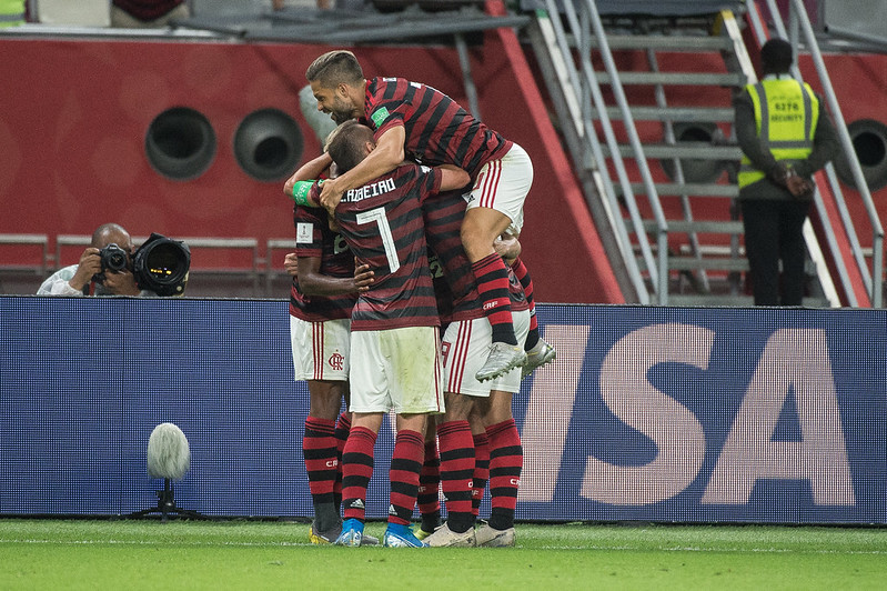 Jogadores comemoram o gol da virada (Foto: Alexandre Vidal/ Fla Imagem/ Divulgação)