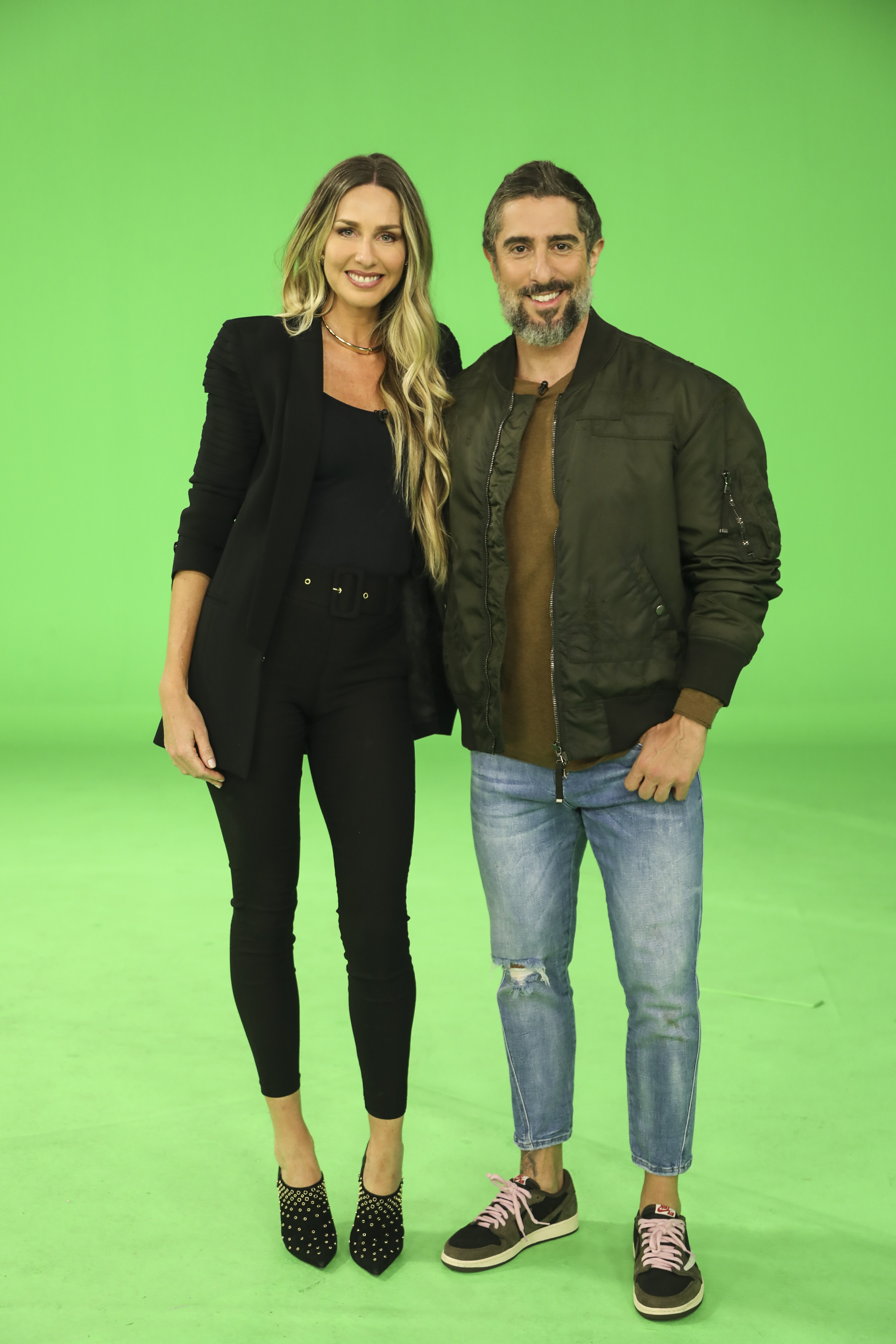 Mariana Weickert e Marcos Mion (Foto: Antonio Chaestian / TV Record)