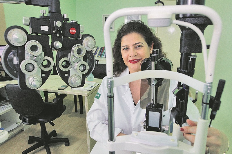 Oftalmologista Liliana Nóbrega disse que exames dos olhos detectam comportamentos anormais no organismo (Foto: Thiago Coutinho/AT)