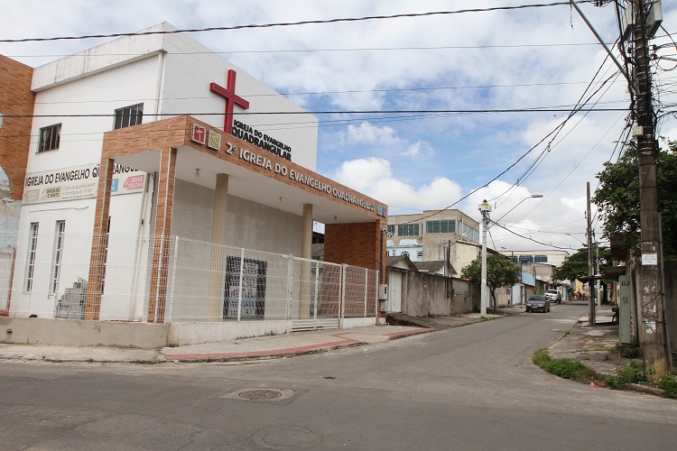 Pastor perde carro em assalto no Bairro Feu Rosa, na Serra (Foto: Antonio Moreira/AT)