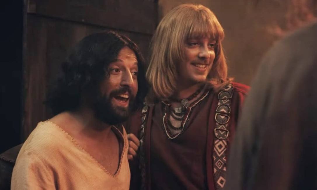 Gregorio Duvivier e Fábio Porchat no especial de Natal (Foto: Divulgação / Netflix)