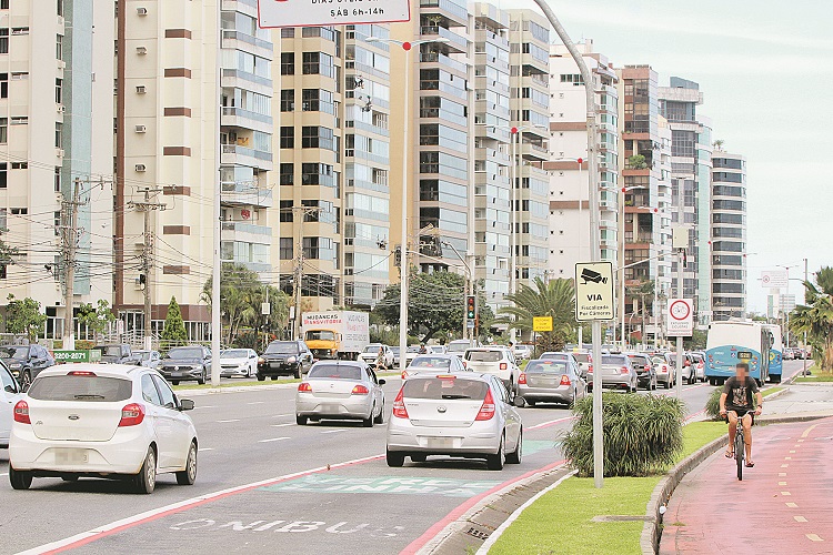 Orla de Camburi, em Vitória (Foto: Leone Iglesias/AT)