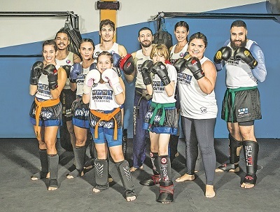 Turma de alunos da Showtime: treinamentos misturam exercícios físicos e entretenimento (Foto: Divulgação/Fernanda Lucchi)