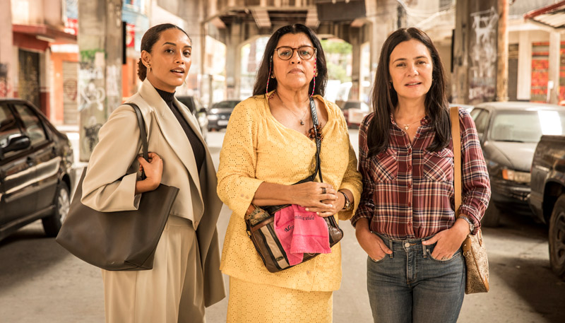 Taís Araújo, Regina Casé e Adriana Esteves em "Amor de Mãe" (Foto: Divulgação)