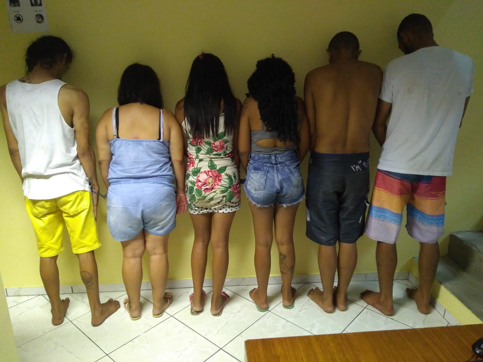 Suspeitos foram presos na terça, no bairro Benevente, em Anchieta (Foto: Divulgação/ PCES)