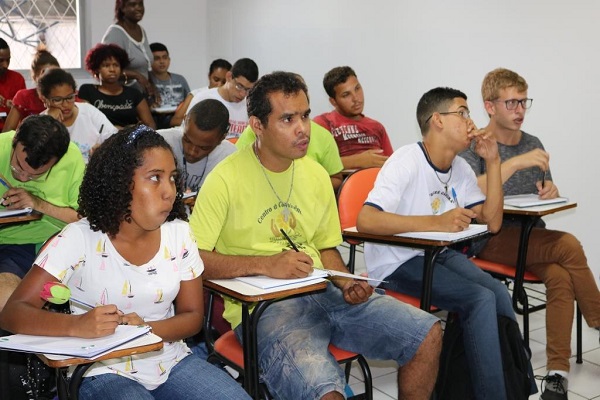Estudantes da Apae durante aula do curso (Foto: Ascom Apae de Vitória)