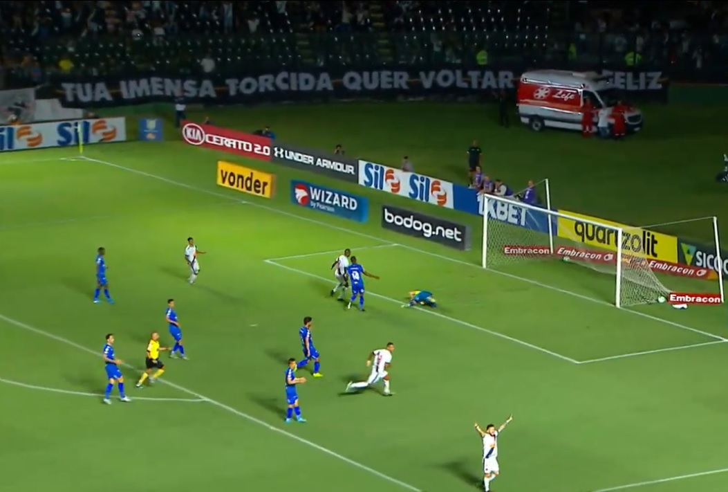 Guarín marcou o gol da vitória ainda no primeiro tempo em chute de fora da área (Foto: Reprodução/ SporTV/ Premiere)