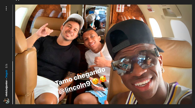 Vinícius Júnior postou uma foto nas redes sociais, avisando ao amigo que